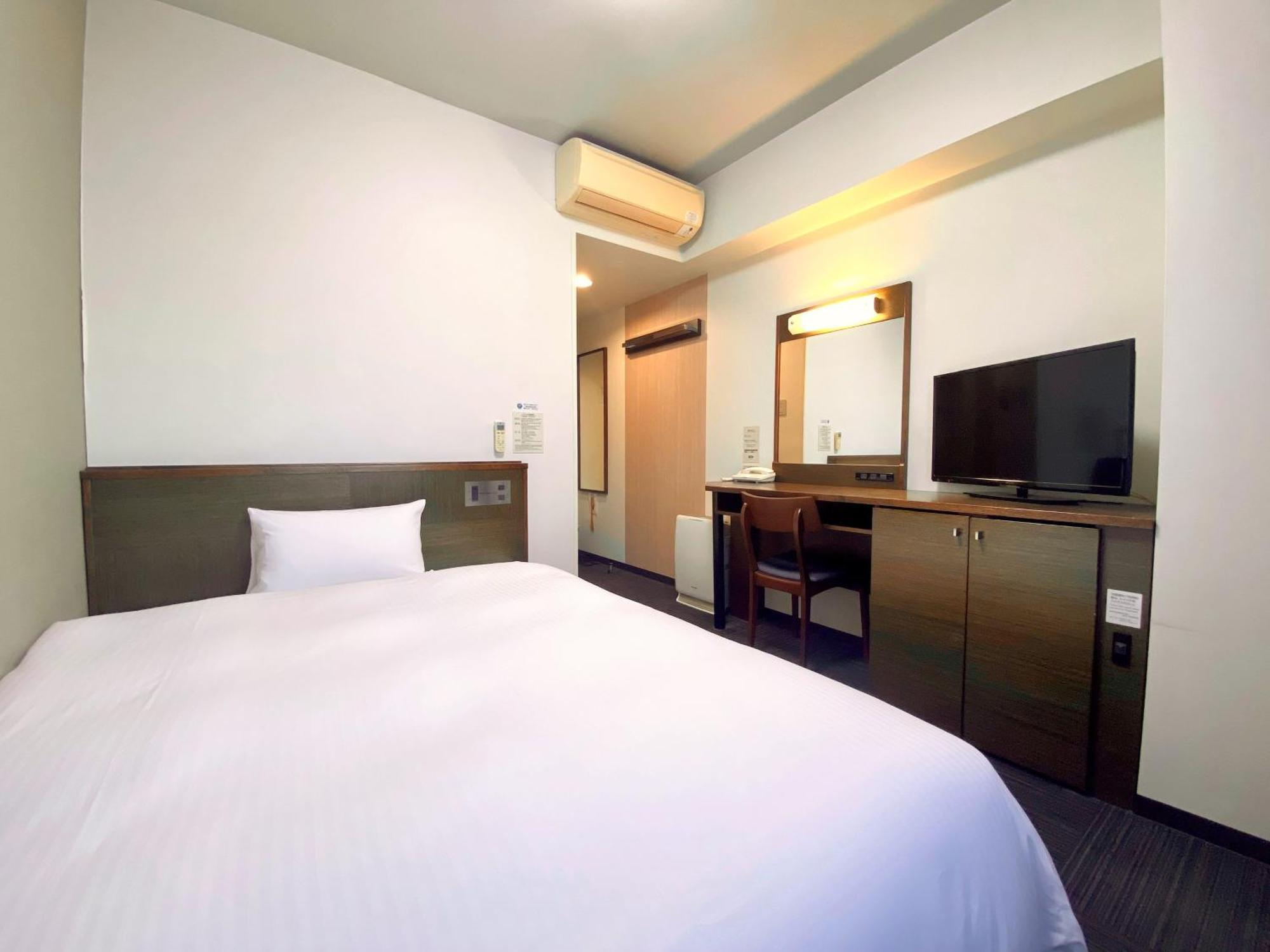 Hotel Route-Inn Ashikaga Ekimae Экстерьер фото