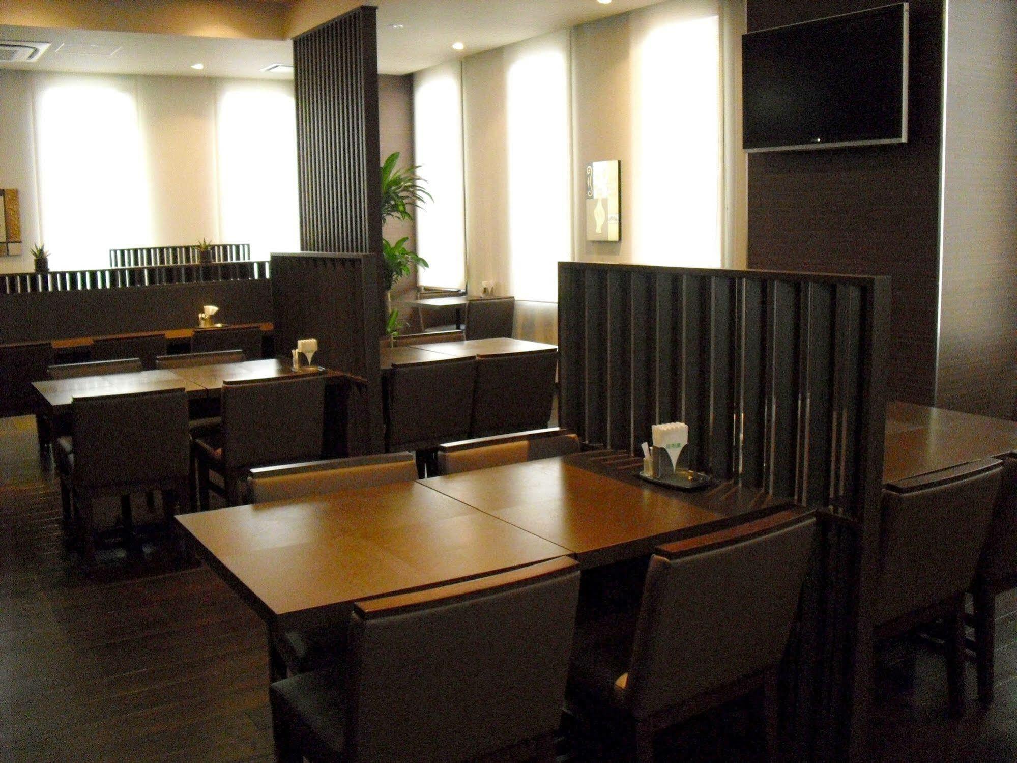 Hotel Route-Inn Ashikaga Ekimae Экстерьер фото